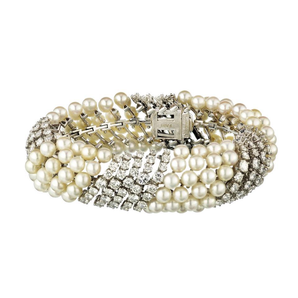 Modern David Webb White Pearl and Diamond 20.00 Carat Bracelet For Sale