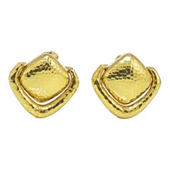 David Webb Yellow Gold 18 Karat Hammered Door-Knocker Clip-On Earrings