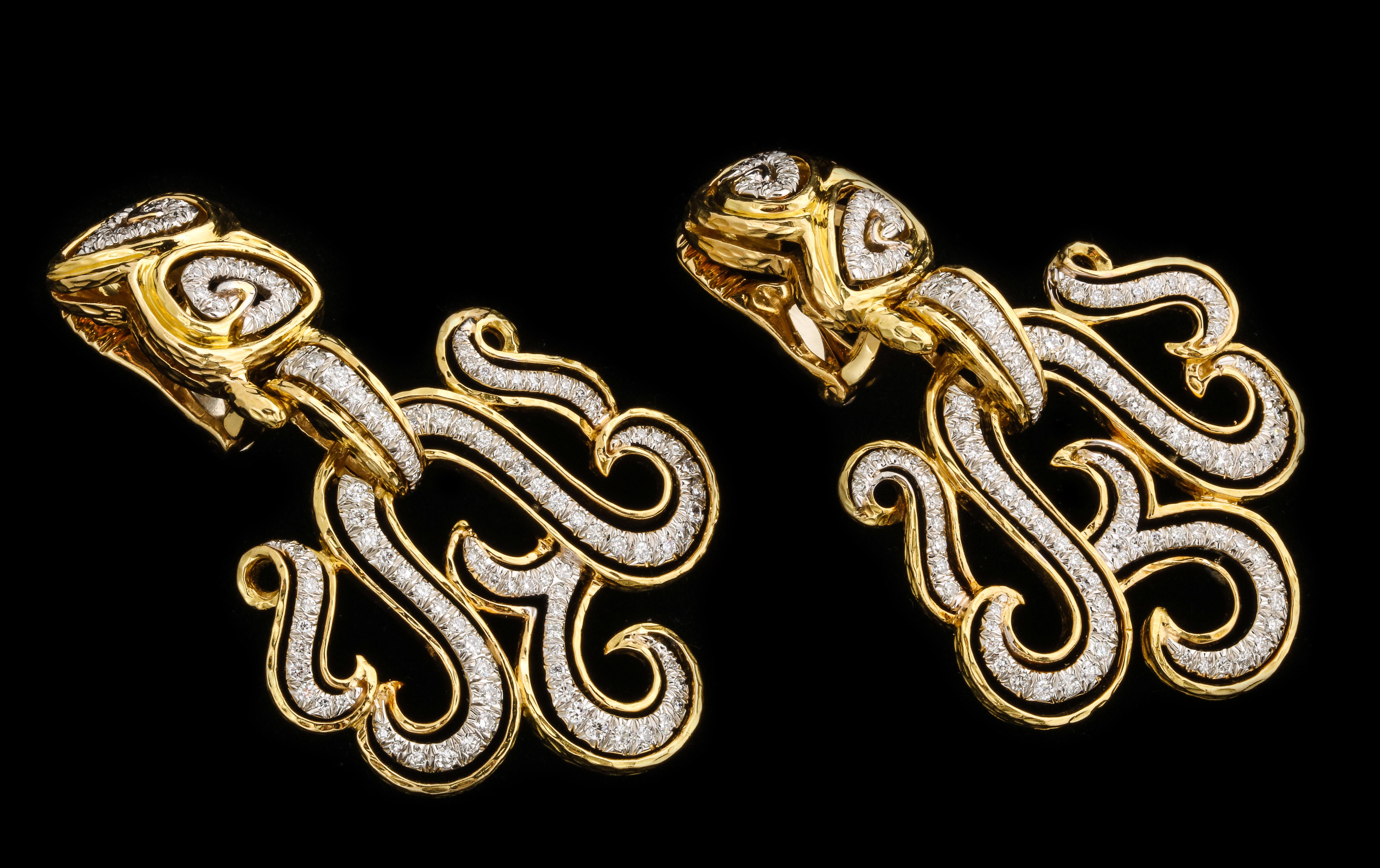 David Webb Yellow Gold and Diamond Earrings

Signed David Webb

18k Yellow Gold

Dimensions: approximately 2.25 inches long


