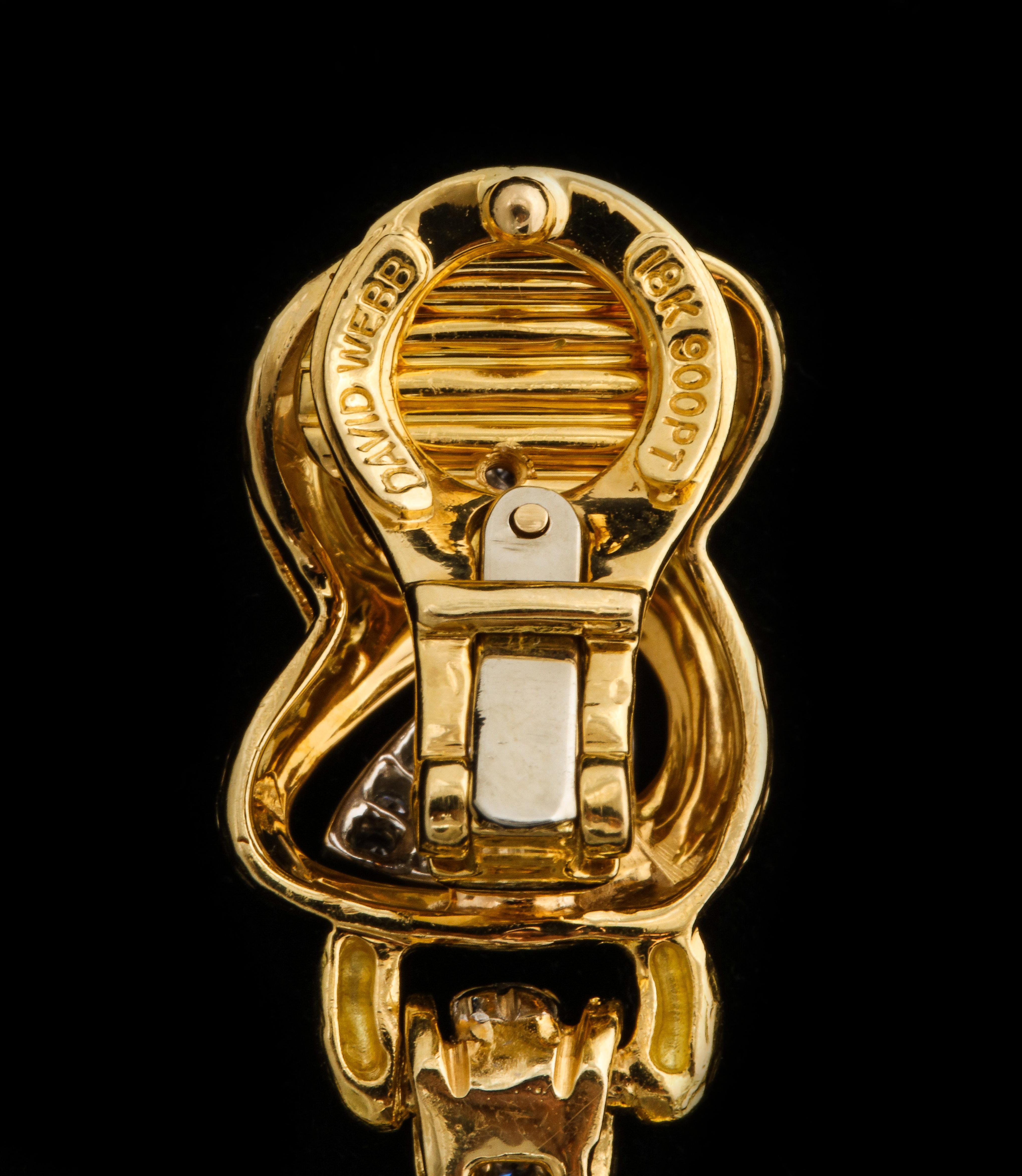 Ohrringe aus Gelbgold und Diamanten von David Webb (Moderne) im Angebot