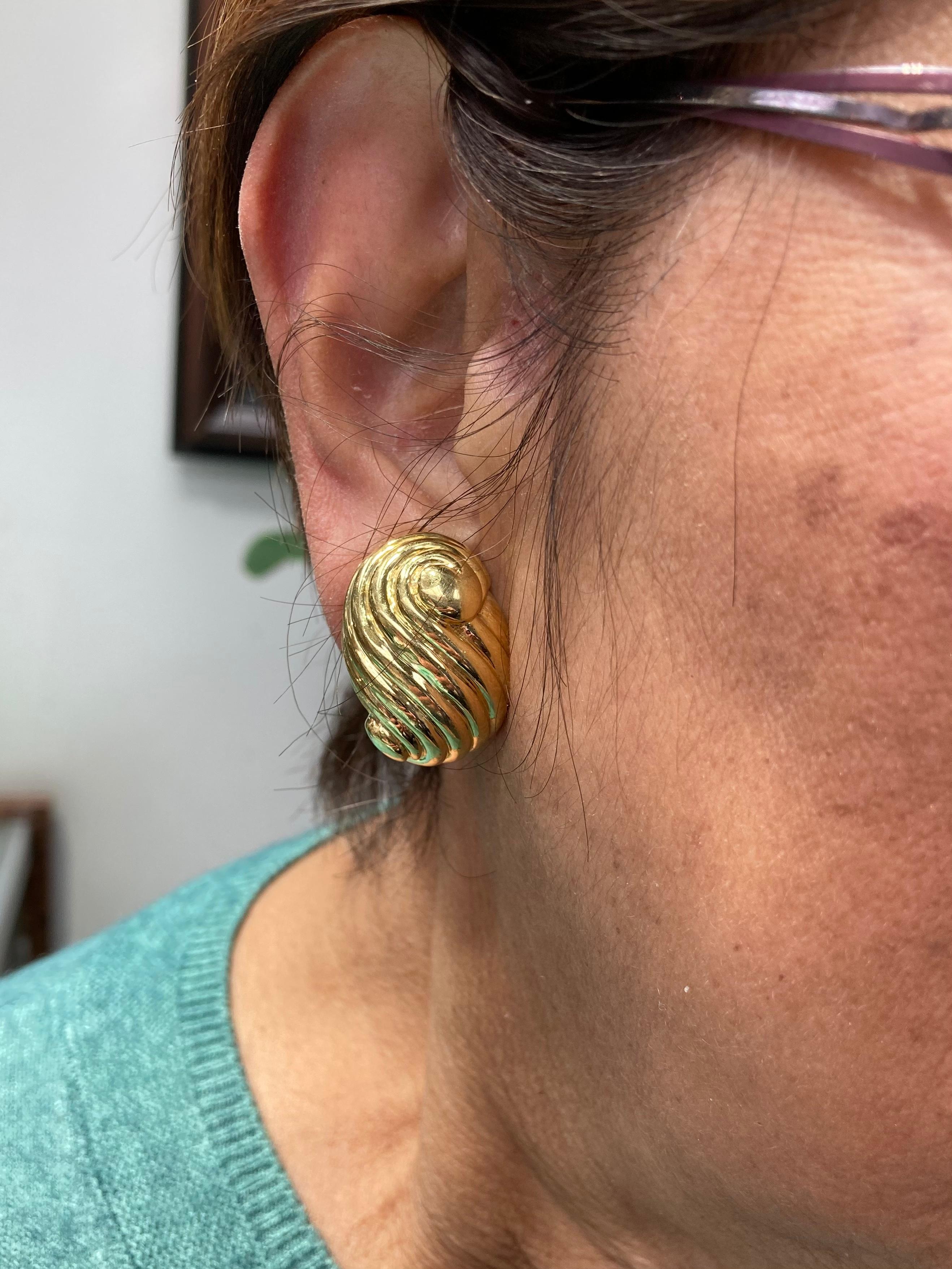 Women's David Webb Yellow Gold Clip on Earrings