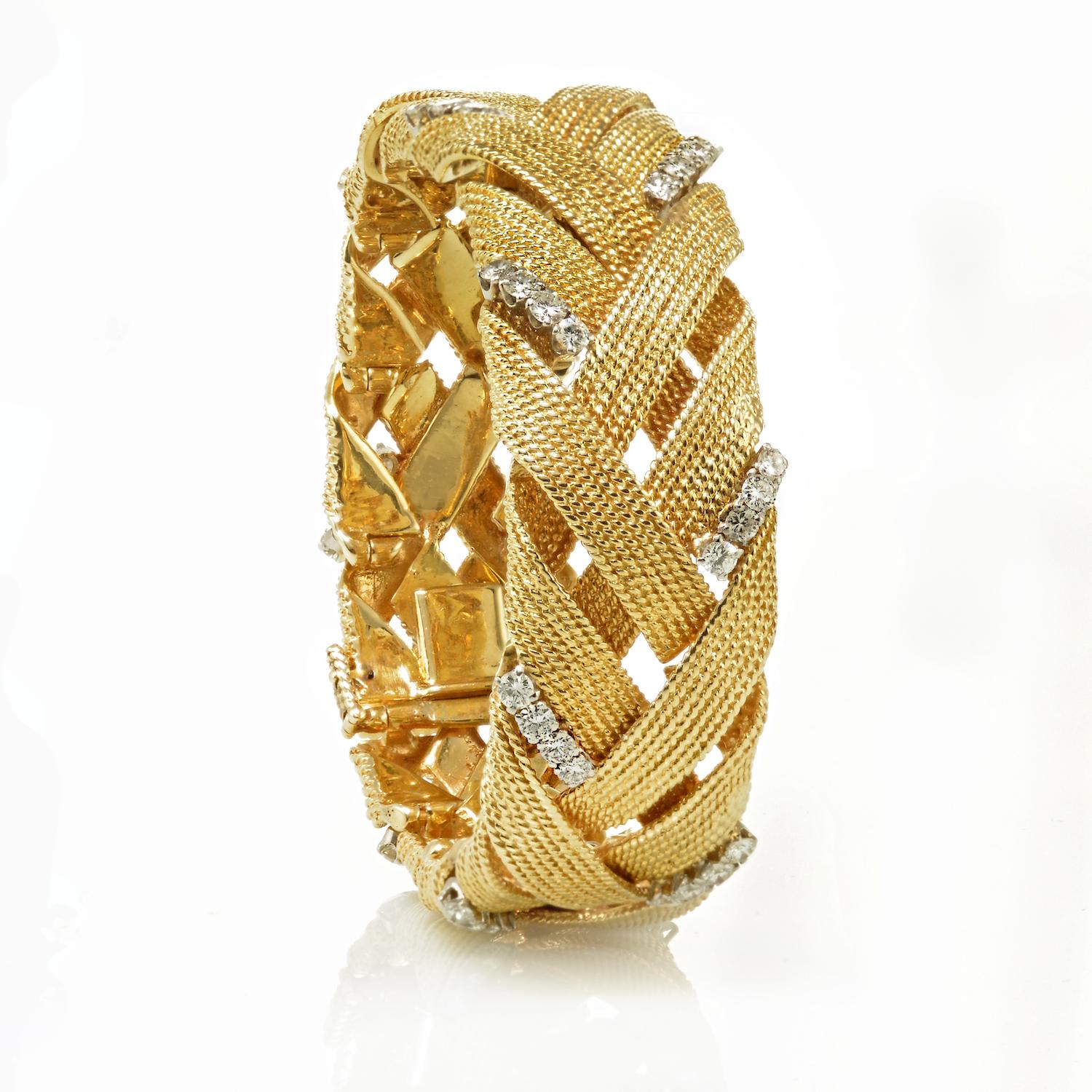 David Webb 18K Yellow Gold 3.00 Carat Diamond Woven Estate Bracelet In Excellent Condition In New York, NY