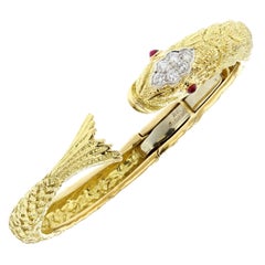 David Webb Fish Cuff Bracelet in 18K Gold