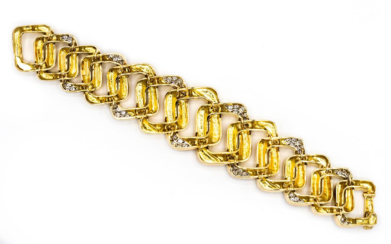 Modern David Webb Yellow Gold Large Vintage Curb Style Link Diamond Bracelet