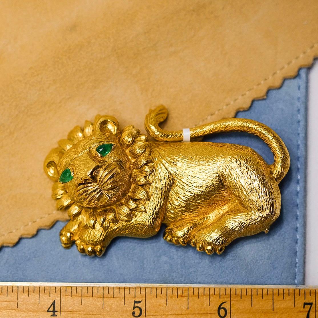 Modern David Webb Yellow Gold Lion with Emerald Eyes Brooch