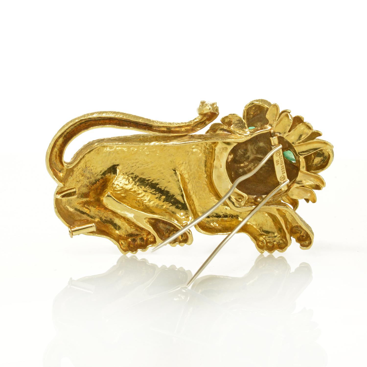 Women's or Men's David Webb Yellow Gold Lion with Emerald Eyes Brooch