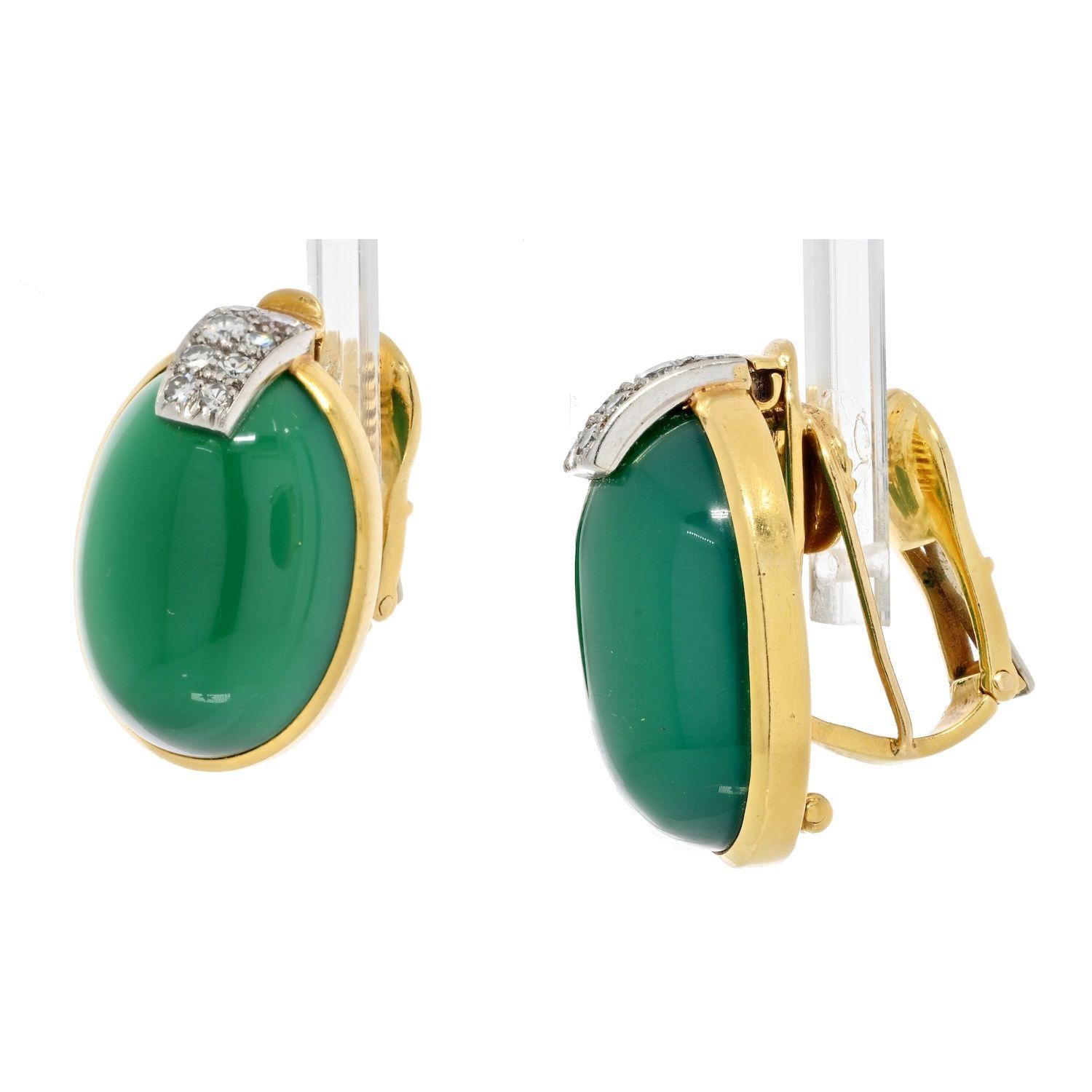Modern David Webb Yellow Gold Oval Cabochon Green Chrysophase And Diamond Clip Earrings