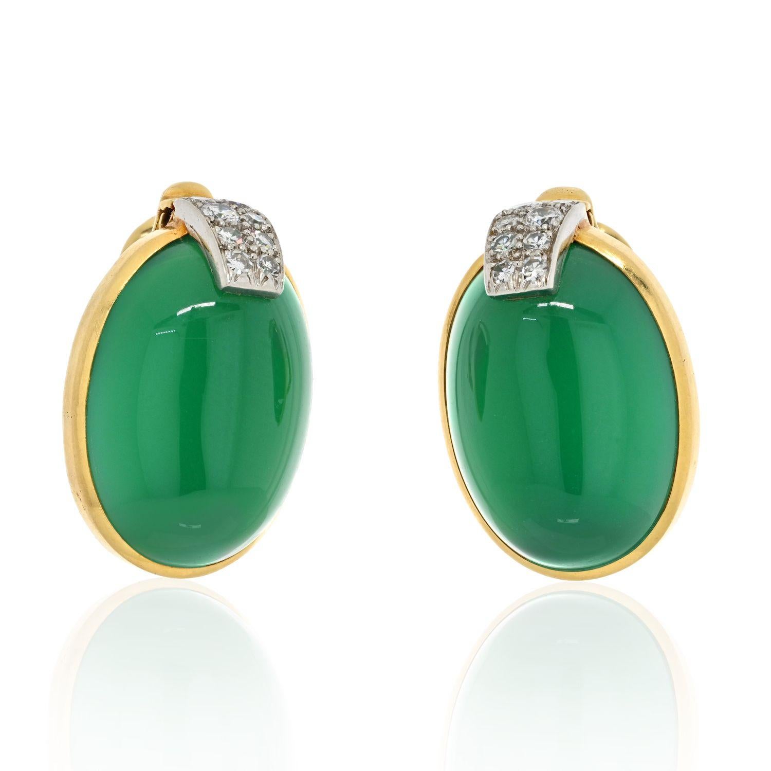 Women's David Webb Yellow Gold Oval Cabochon Green Chrysophase And Diamond Clip Earrings