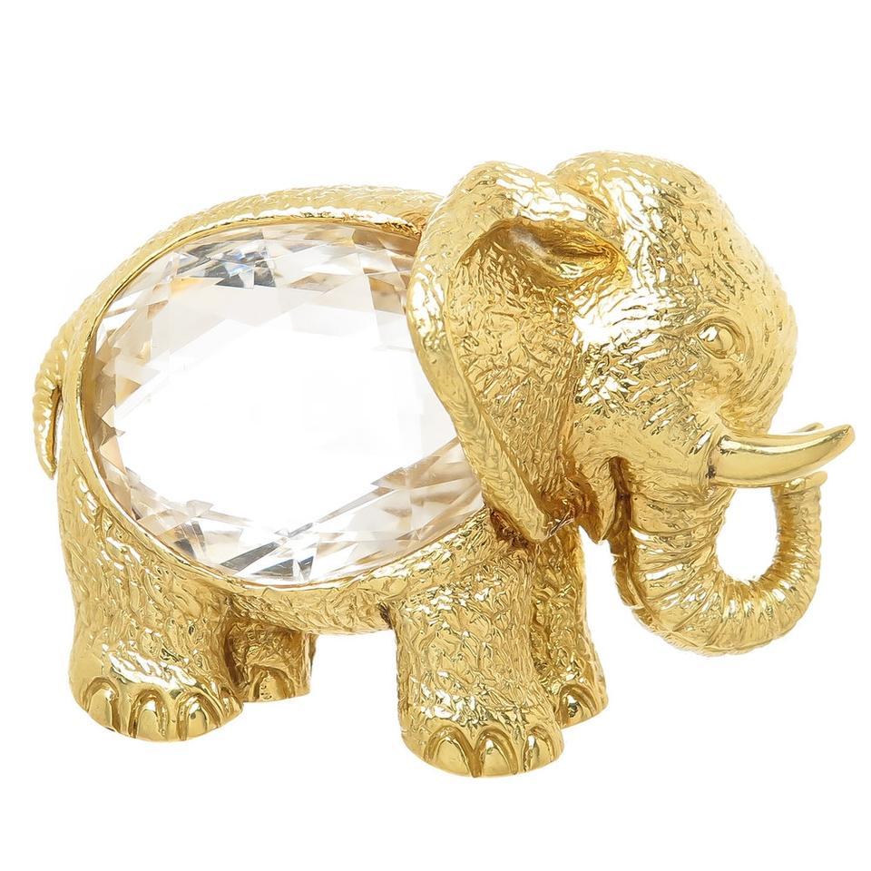 David Webb Yellow Gold Rock Crystal Elephant Brooch In Excellent Condition For Sale In New York, NY