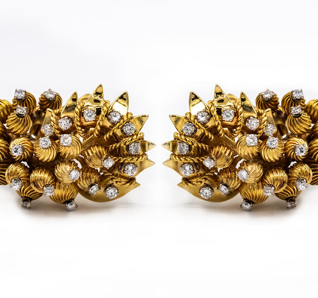 Modern David Webb Yellow Gold Sculpted Set with Round Diamonds Earrings For Sale