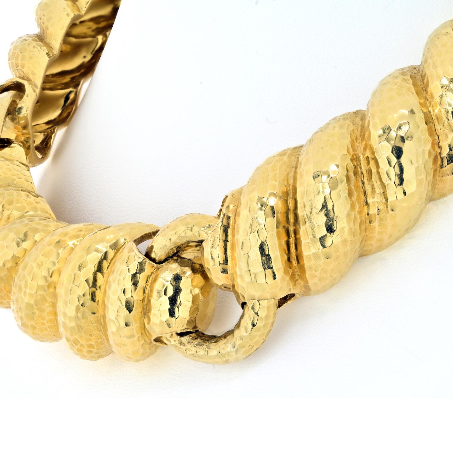 David Webb Collier en or jaune texturé avec collier martelé Pour femmes en vente
