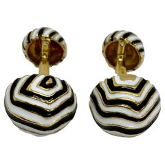 David Webb Boutons de manchette « Zebra » en or jaune 18 carats et émail noir et blanc