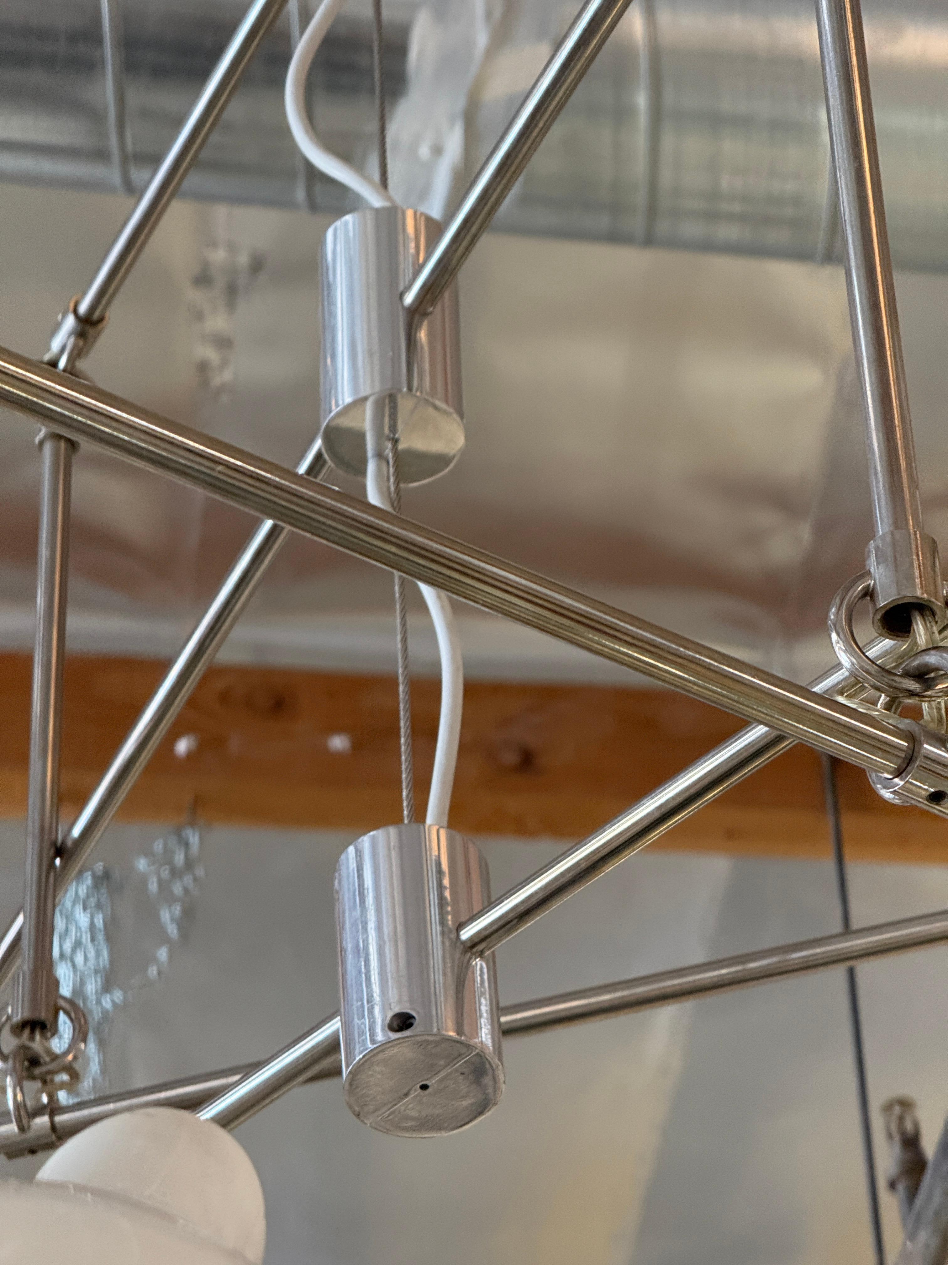 XXI secolo e contemporaneo David Weeks Studio Bottle Tiered Mobil #405 9 Head Bullet Chandelier in vendita