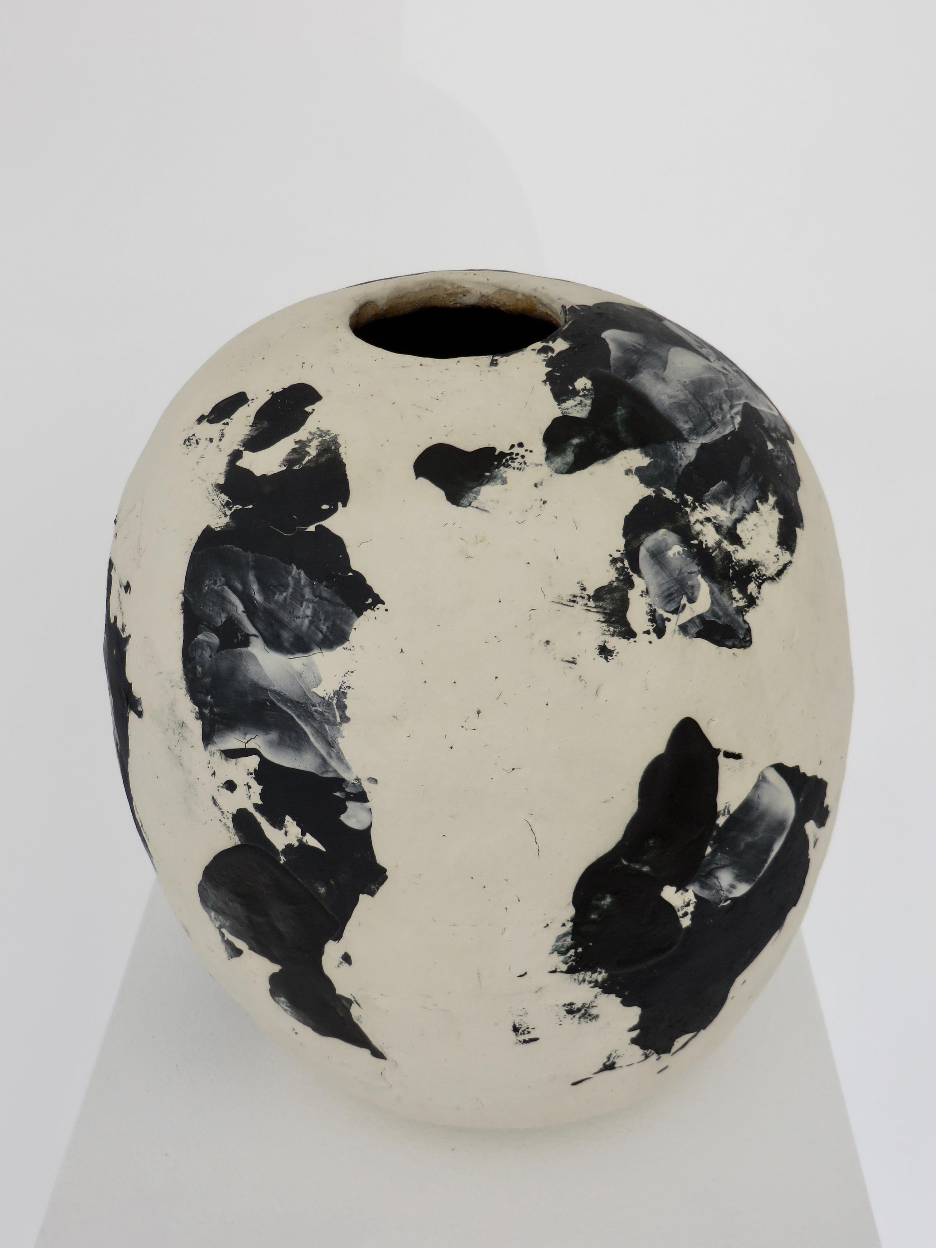 David Whitehead Ceramic Artist White and Black Wood Fired Ceramic Vase La Borne  In New Condition In Chicago, IL