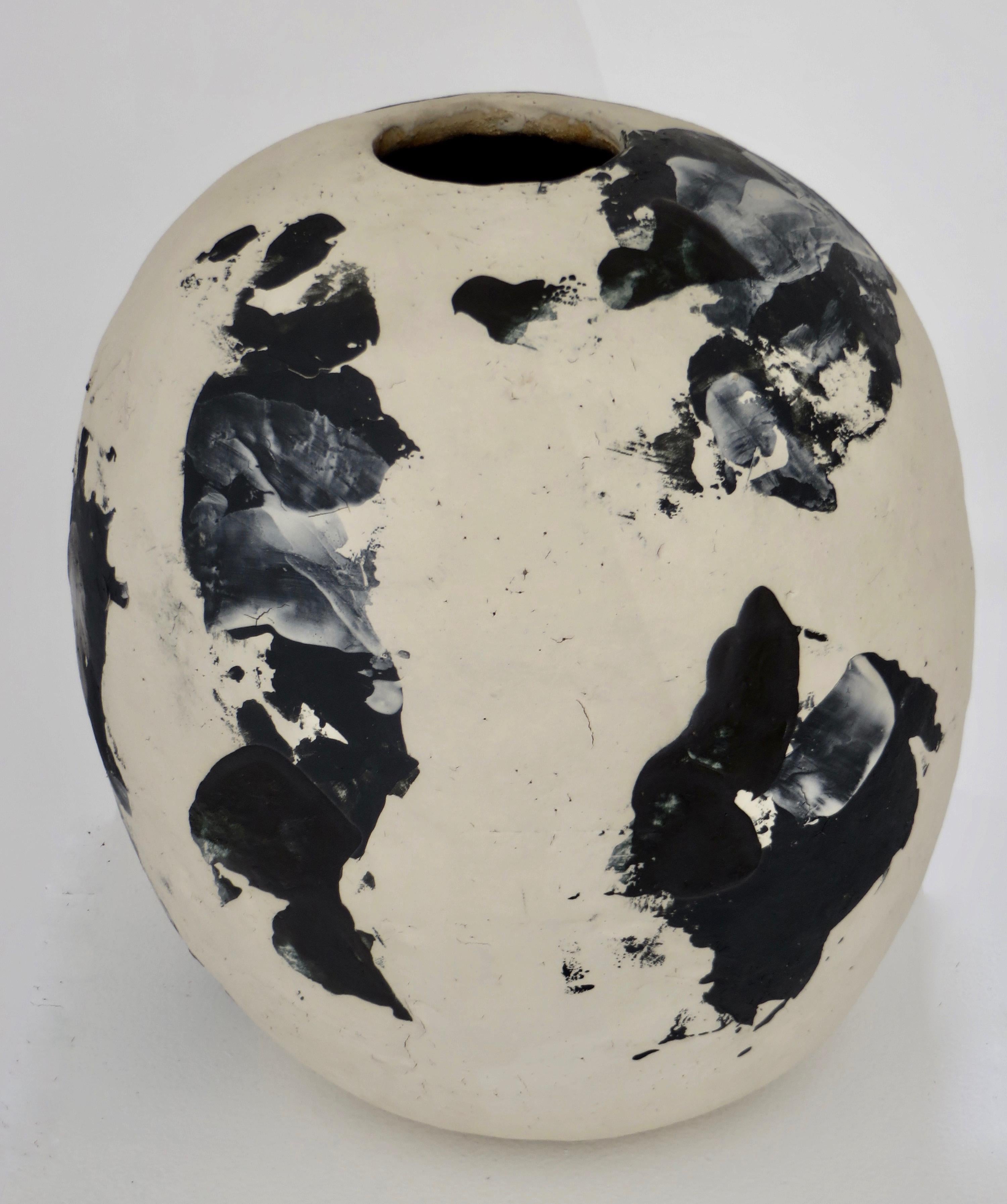 Contemporary David Whitehead Ceramic Artist White and Black Wood Fired Ceramic Vase La Borne 