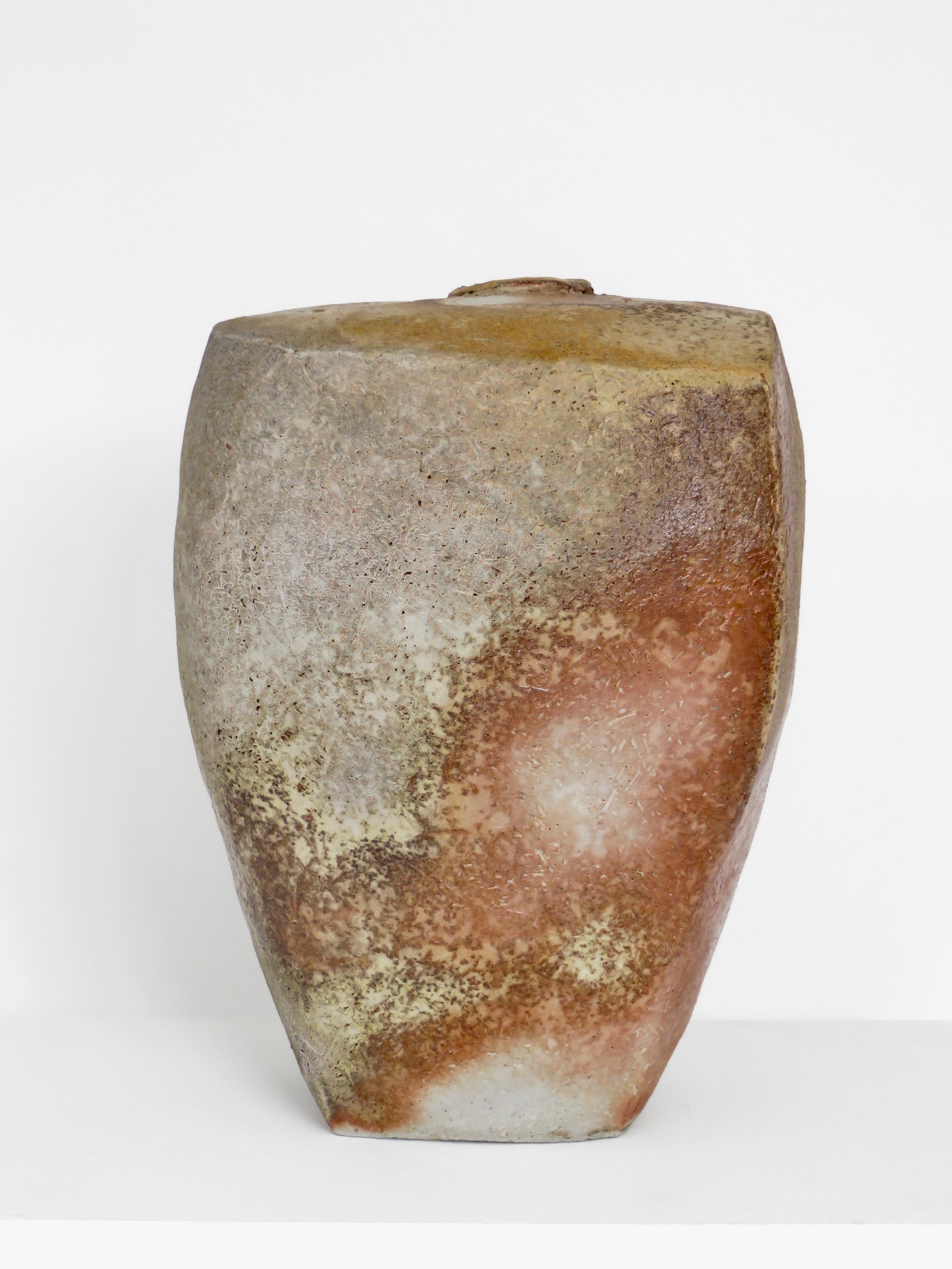 XXIe siècle et contemporain Vase en céramique cuite au feu de bois, réalisée par le céramiste David Whitehead à La Borne France