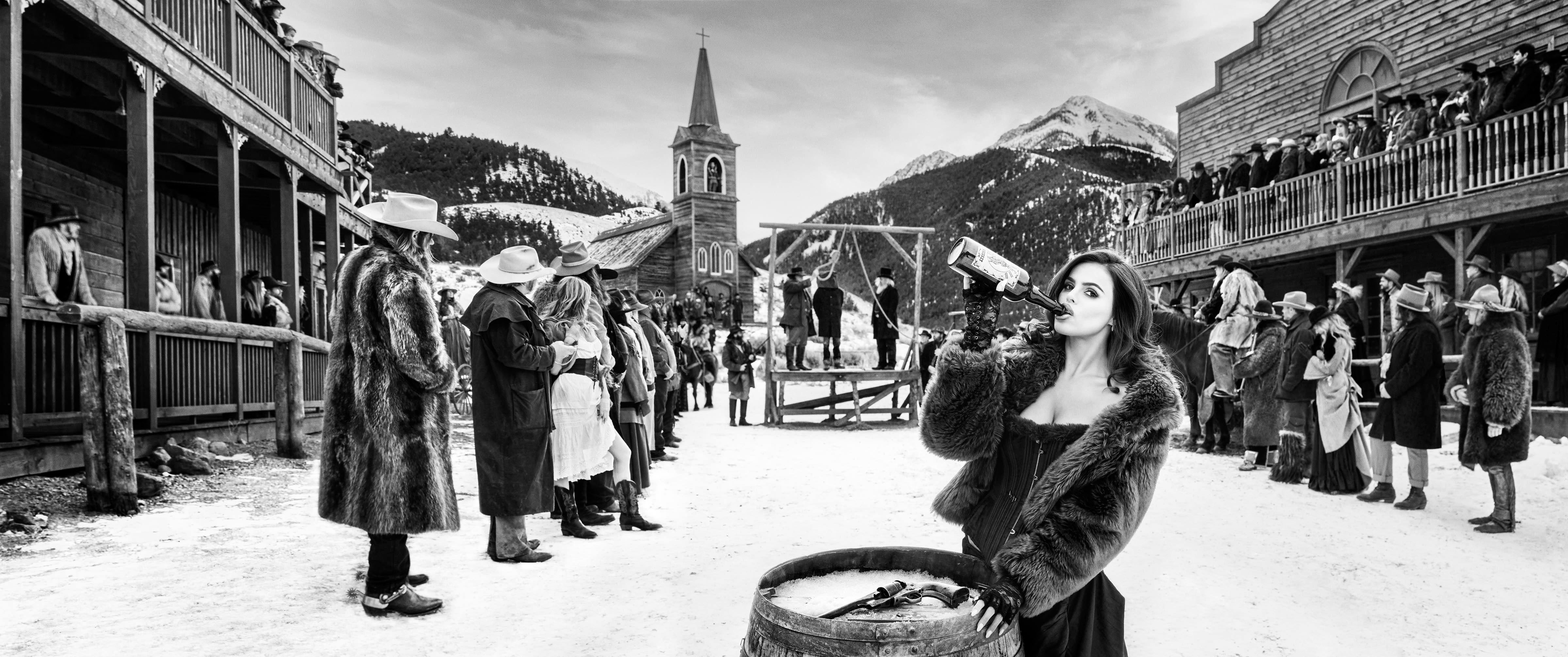 Black and White Photograph de David Yarrow - Un domingo cualquiera