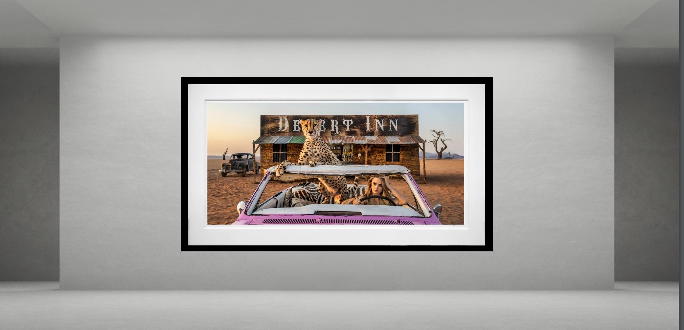 Bad Asses (Color), Namibia por David Yarrow - Cara Delevingne - Chita en venta 1