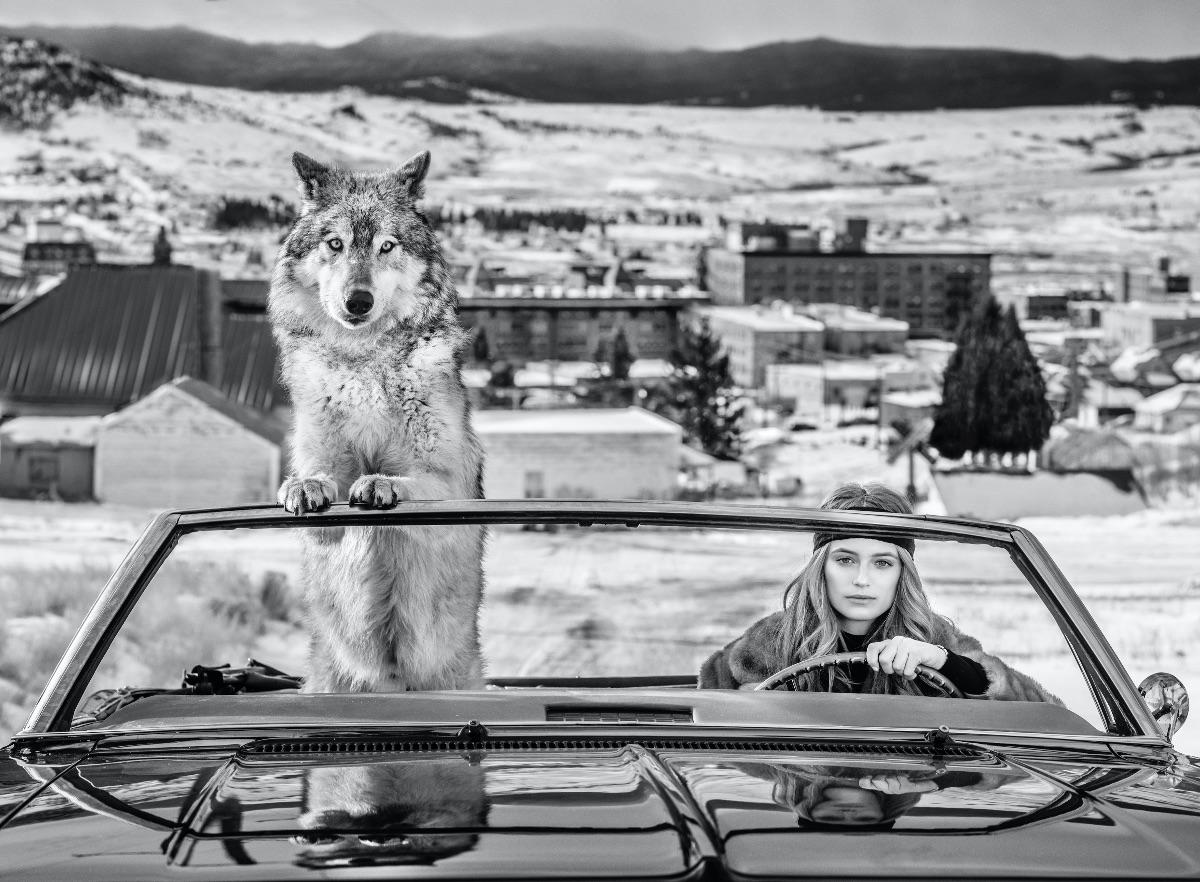 Black and White Photograph di David Yarrow - Bonnie e Clyde
