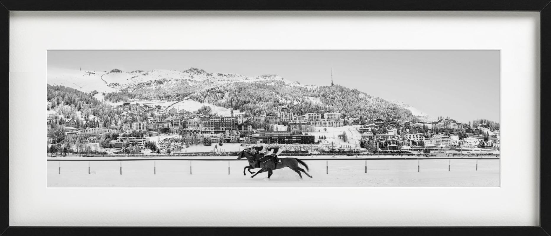 Dancing on ice, St. Moritz, Kunstfotografie im Angebot 3