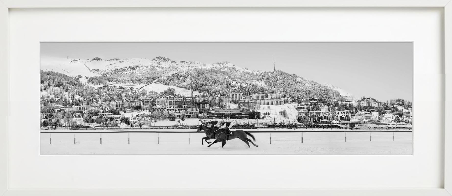 Dancing on ice, St. Moritz, Kunstfotografie im Angebot 4