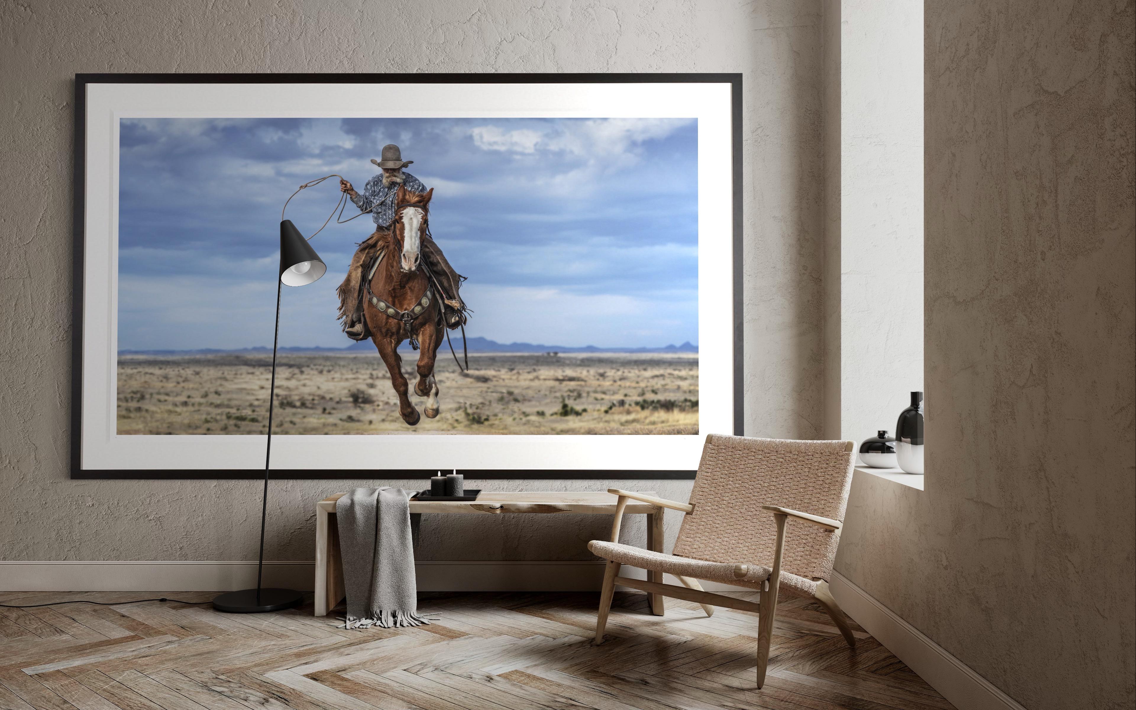 David Yarrow: „True Grit“-Fotografie eines Cowboys auf Pferd mit Lasso 2