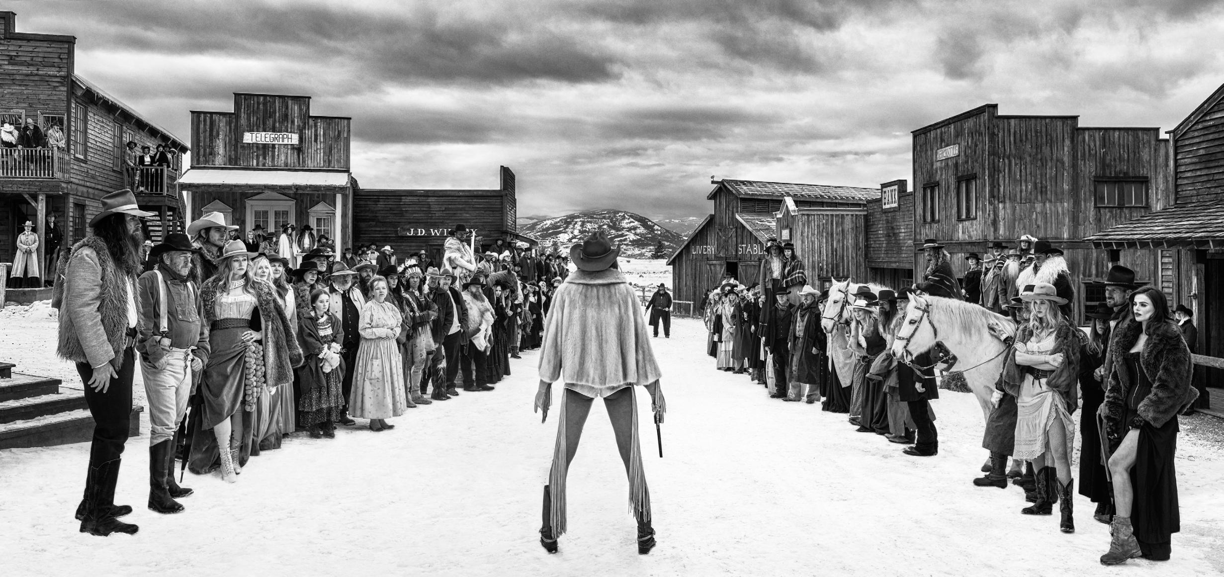 Black and White Photograph de David Yarrow - Deadwood
