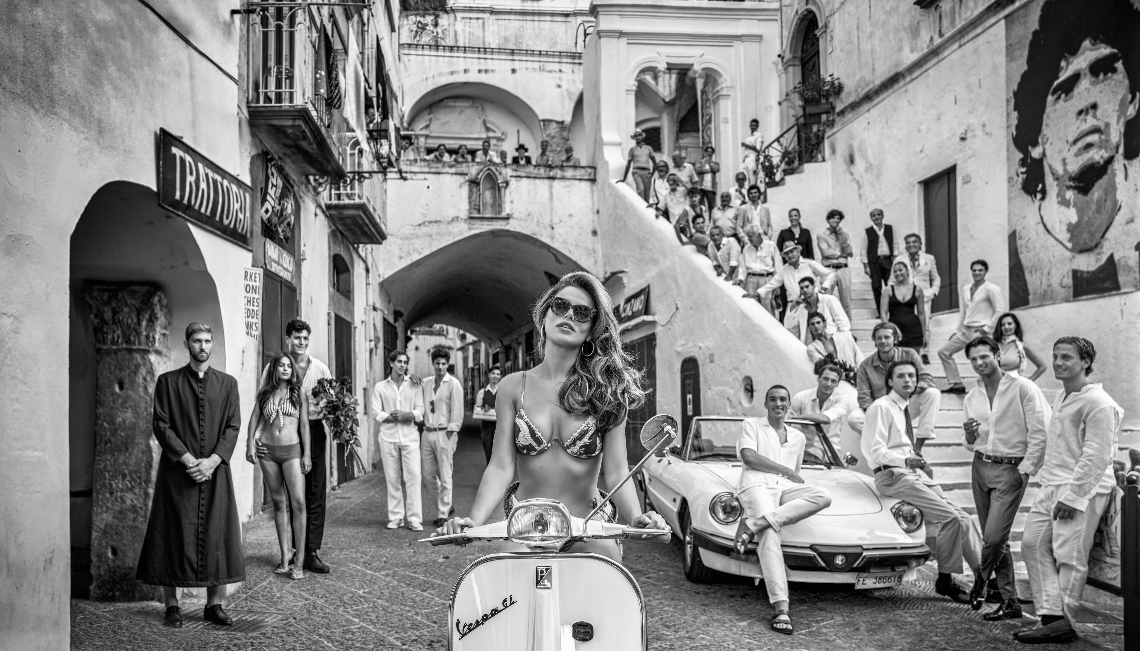 "Diego"
Atrani, Italia - 2024

Stampa a pigmenti d'archivio su carta baritata Hahnemühle Photo Rag da 315 gsm 

Edizione: 12

Taglie disponibili:

Standard 
Dimensione immagine: 37" x 65"
Incorniciato Dimensioni: 52" x 80"

Grande 
Dimensione