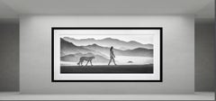 Eternity B&W, Namibia von David Yarrow – Wildtierfotografie – Cheetah