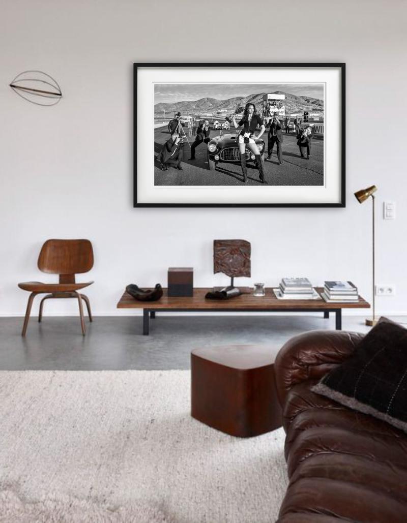 Ford Vs. Ferrari, Fotografía artística - Photograph de David Yarrow