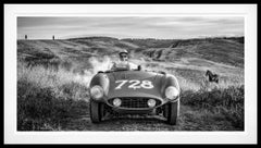 Italia (B&W) von David Yarrow - 1955 Ferrari 121LM - Toskana, Italien