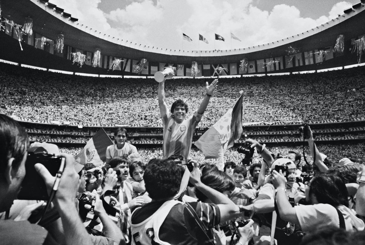 David Yarrow Black and White Photograph - Maradona