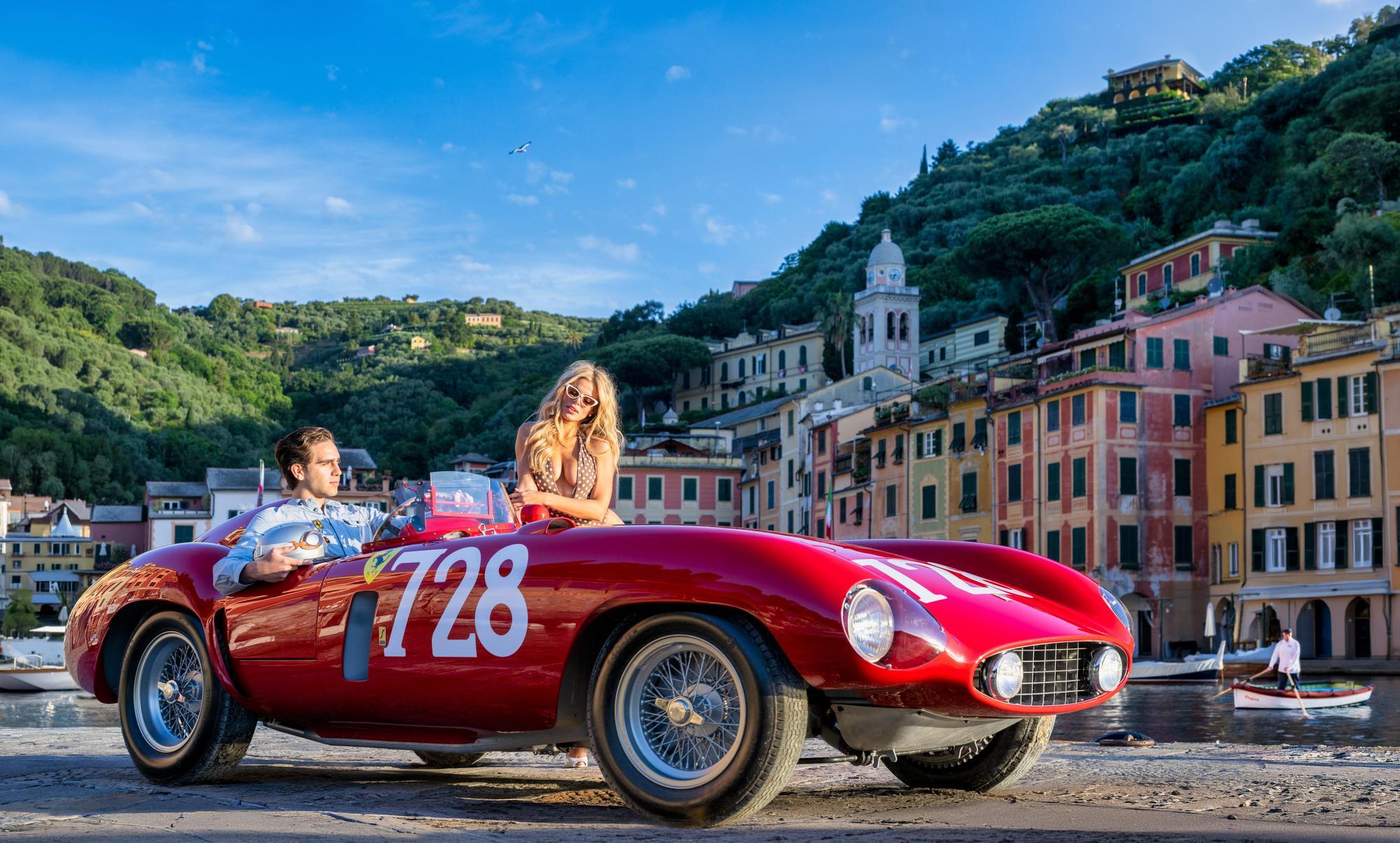 Portofino (Couleur) par David Yarrow - 1955 Ferrari 121LM - Italie - Voiture d'époque