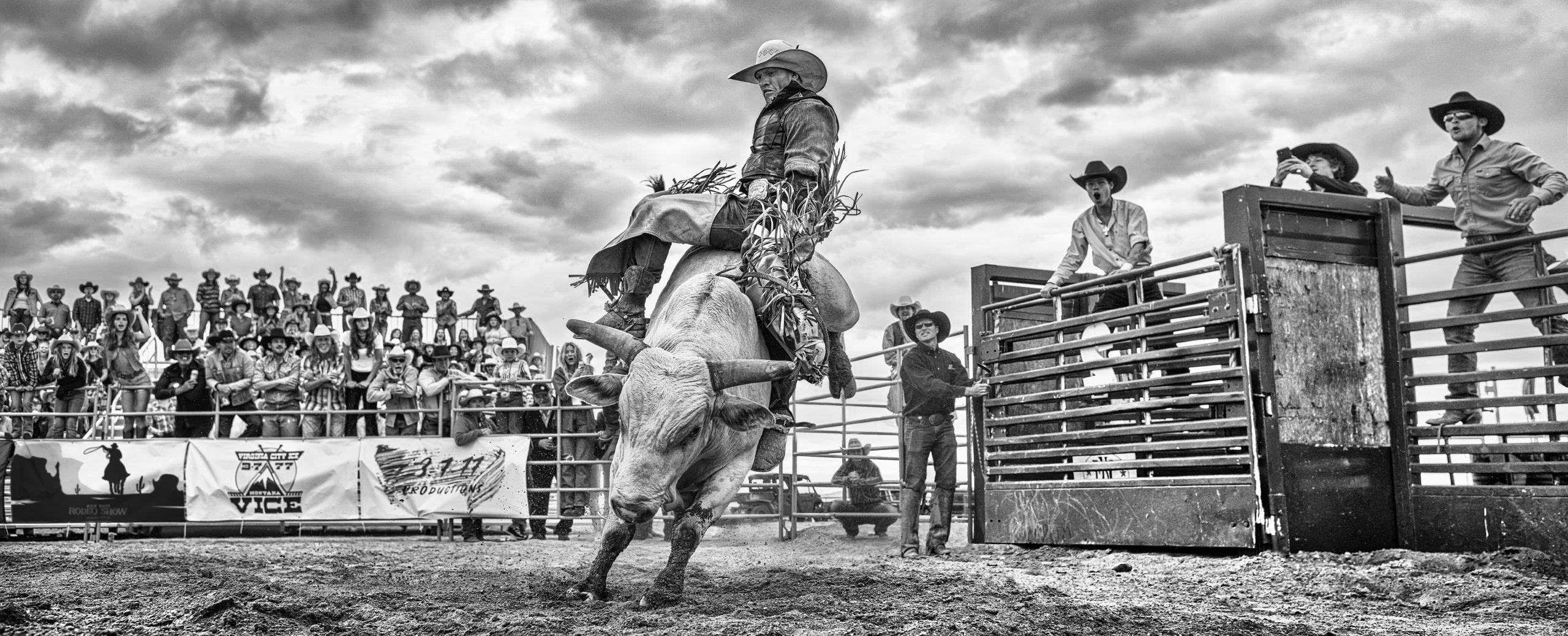 David Yarrow Black and White Photograph – Rodeo
