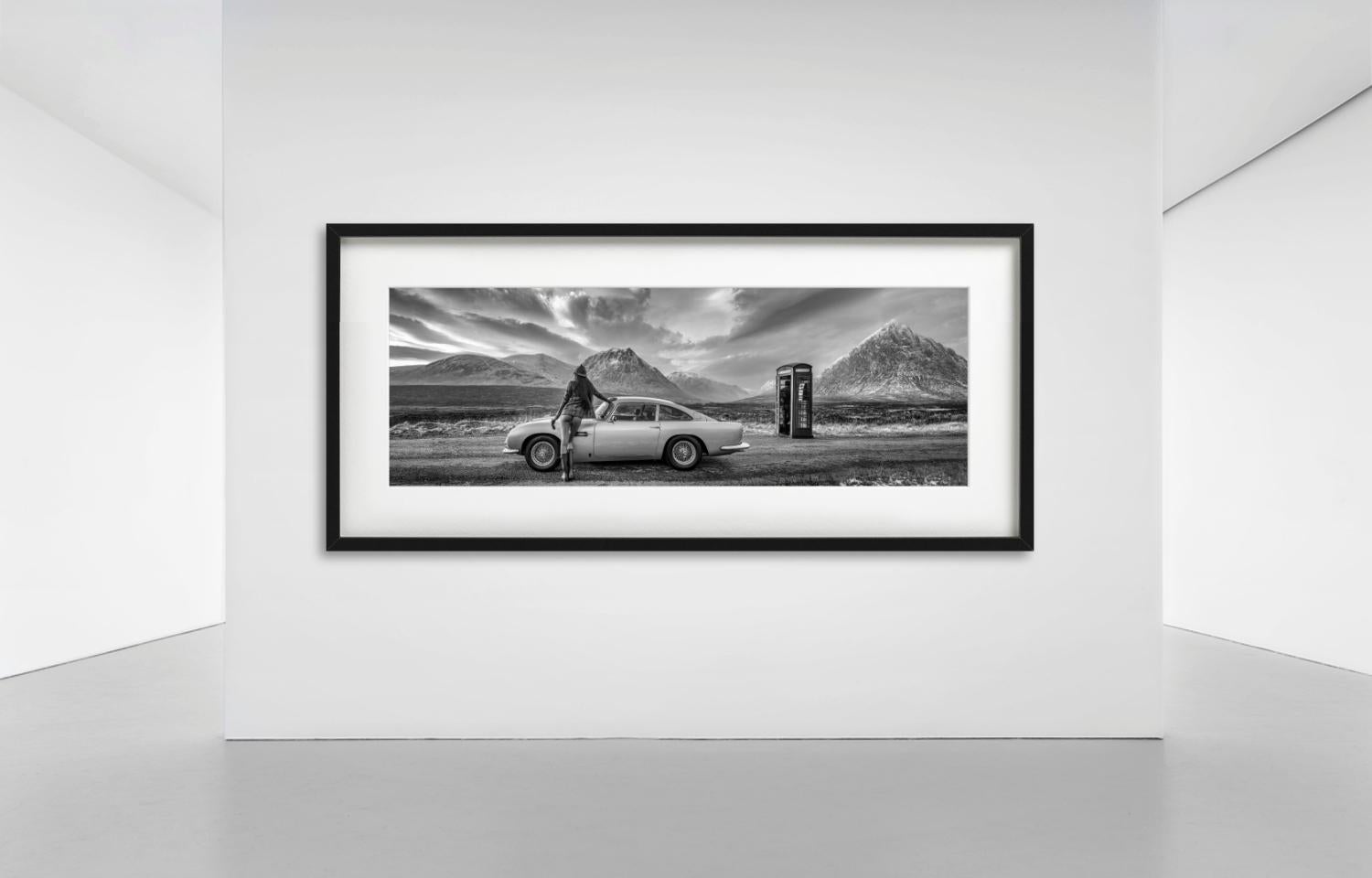 Skyfall in Schwarz-Weiß, Kunstfotografie 2025 im Angebot 3