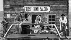 Smooth Criminals, Montana von David Yarrow - Zeitgenössische inszenierte Fotografie
