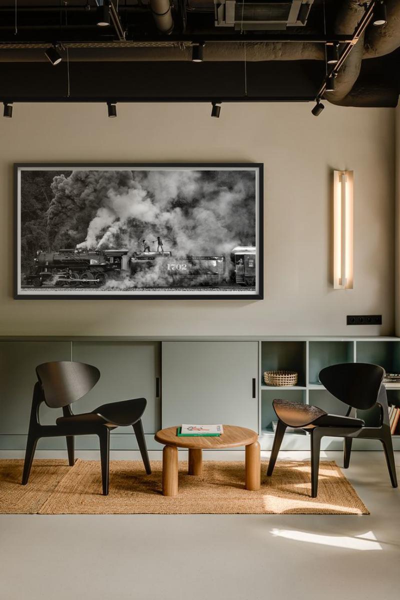Detén ese tren - Asalto al tren del Salvaje Oeste, Fotografía artística, 2024 - Photograph Contemporáneo de David Yarrow