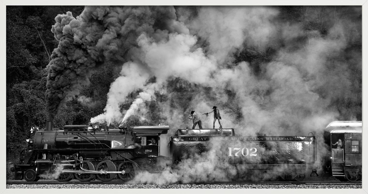 Detén ese tren - Asalto al tren del Salvaje Oeste, Fotografía artística, 2024 en venta 1