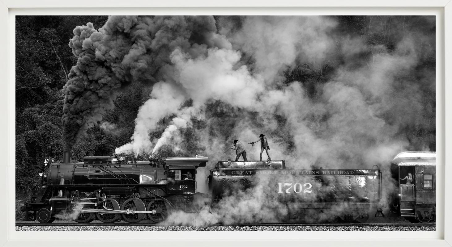 Detén ese tren - Asalto al tren del Salvaje Oeste, Fotografía artística, 2024 en venta 2