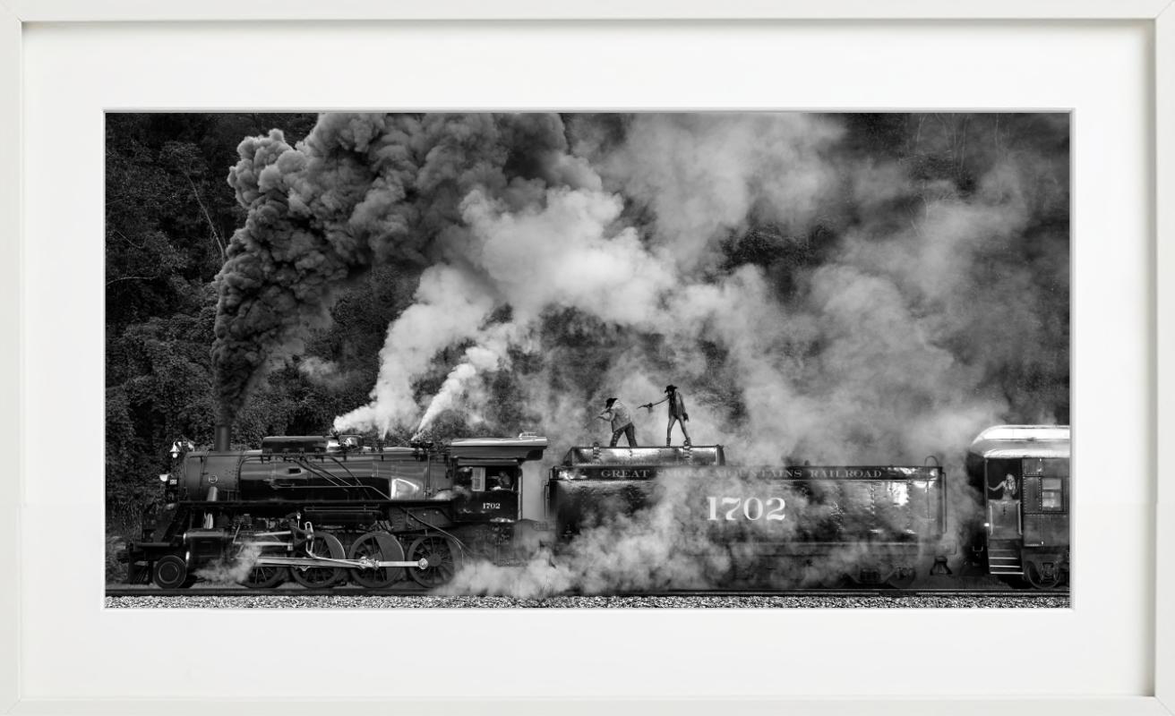 Detén ese tren - Asalto al tren del Salvaje Oeste, Fotografía artística, 2024 en venta 3