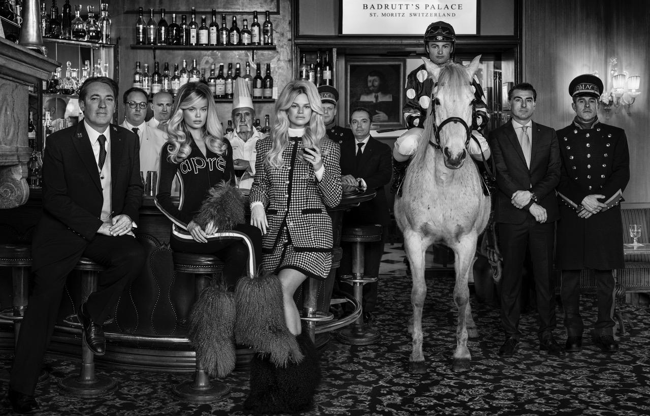 Black and White Photograph de David Yarrow - El Césped Blanco