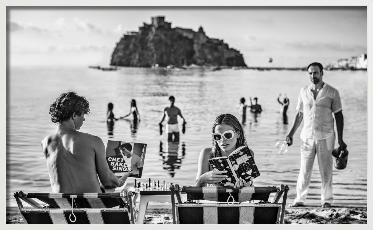 Tommy, Tommy, Tommy, Kunstfotografie (Grau), Figurative Photograph, von David Yarrow