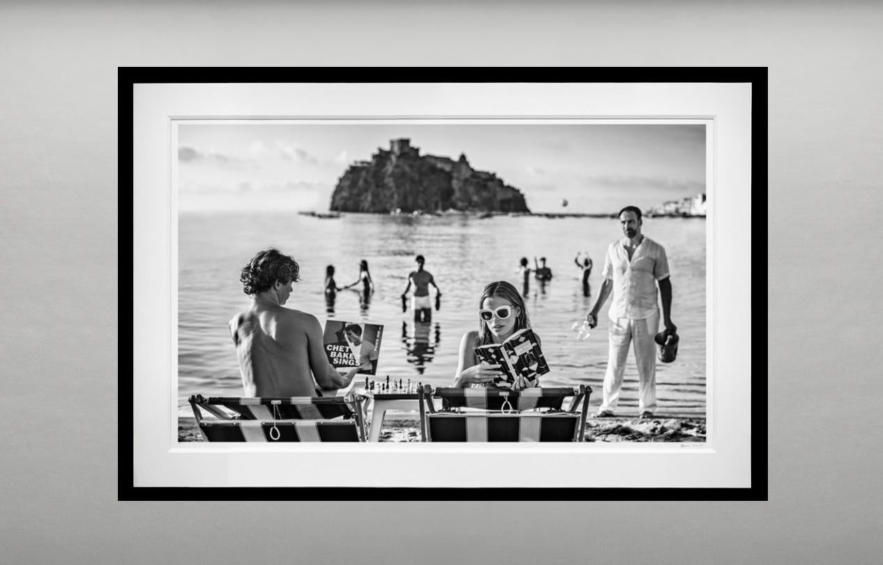 Tommy Tommy, Italien von David Yarrow – Amalfiküste – Brooks Nader im Angebot 1