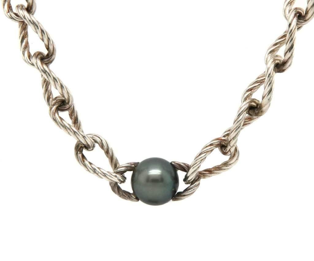 David Yurmam Tahitian Pearl Station Necklace in Sterling

David Yurman Tahitian Pearl Station Necklace
Sterling Silver
Pearl Size: Approx. 11.0 MM
Necklace Length: Approx. 16.0 Inches
Weight: Approx. 48.40 Grams
Stamped: ©D.Y.,