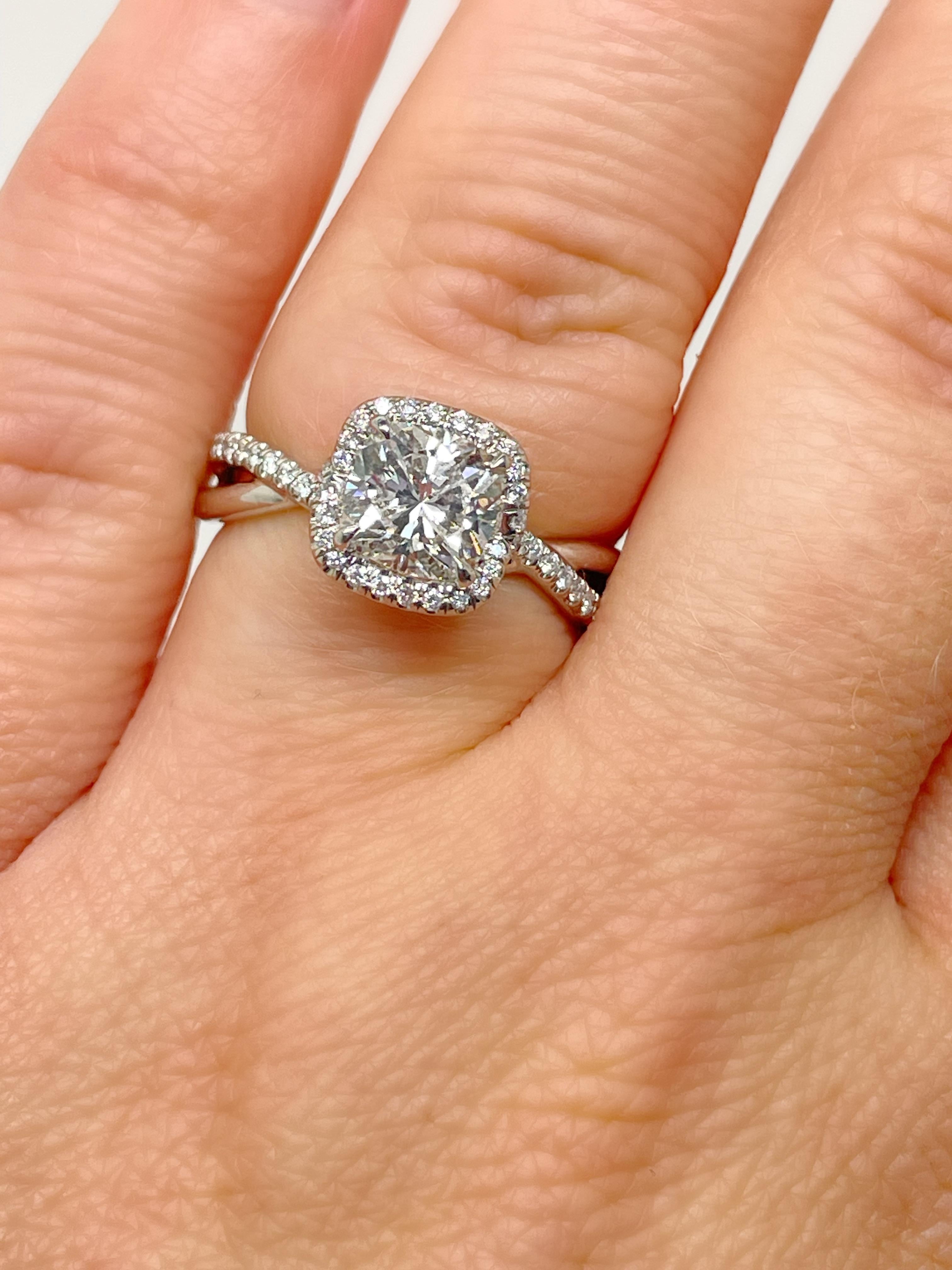 David Yurman, 1.22 Carat Diamond Infinity Half Pave Halo Engagement Ring In Excellent Condition For Sale In Chicago, IL