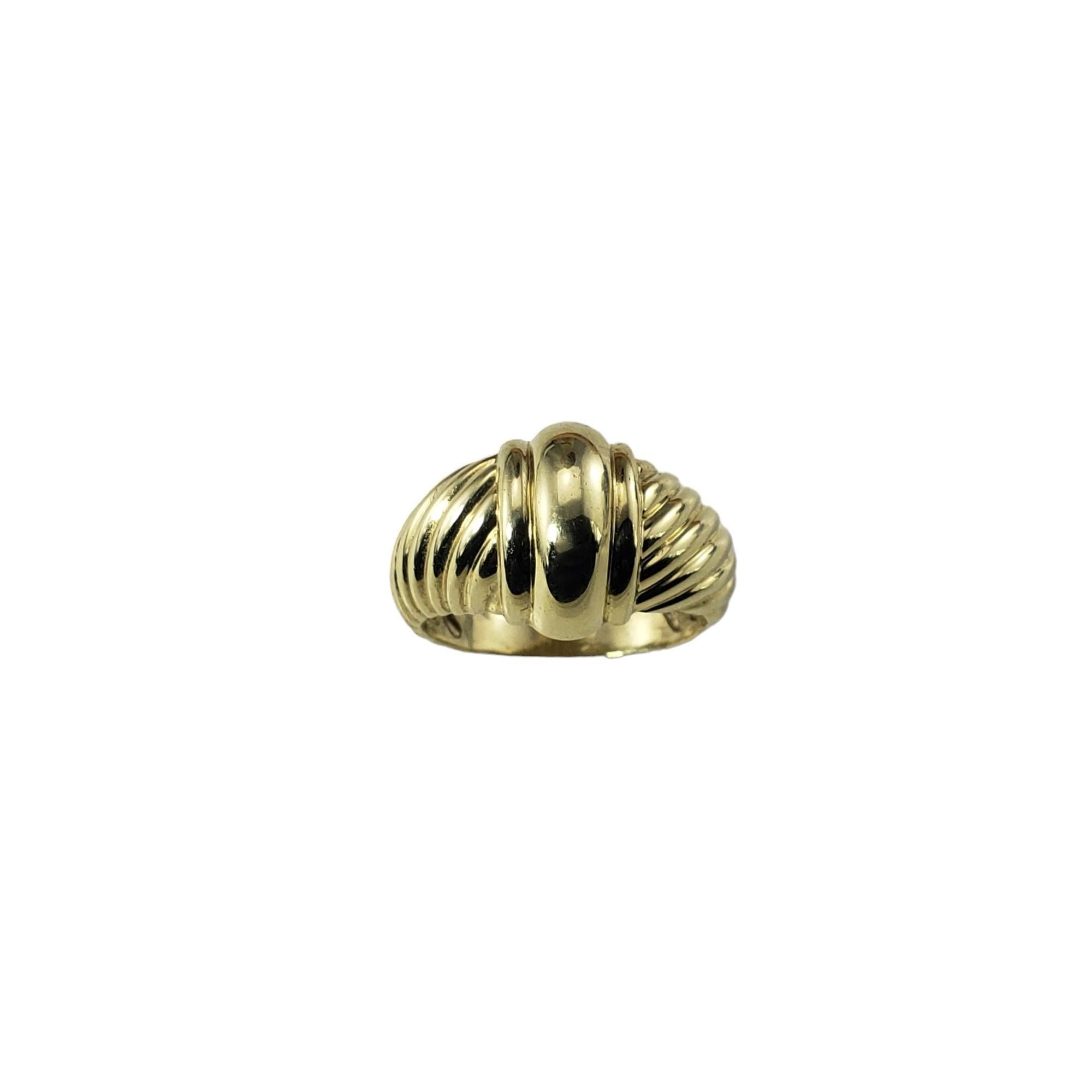 David Yurman 14 Karat Yellow Gold Metro Ring Size 8.75-

The Metro ring by David Yurman is crafted in meticulously detailed 14K yellow gold.  Width:  14 mm.  Shank: 3.6 mm.

Ring Size: 8.75

Stamped: YURMAN 14K

Weight:  8.1 gr./  5.2 dwt.

Very