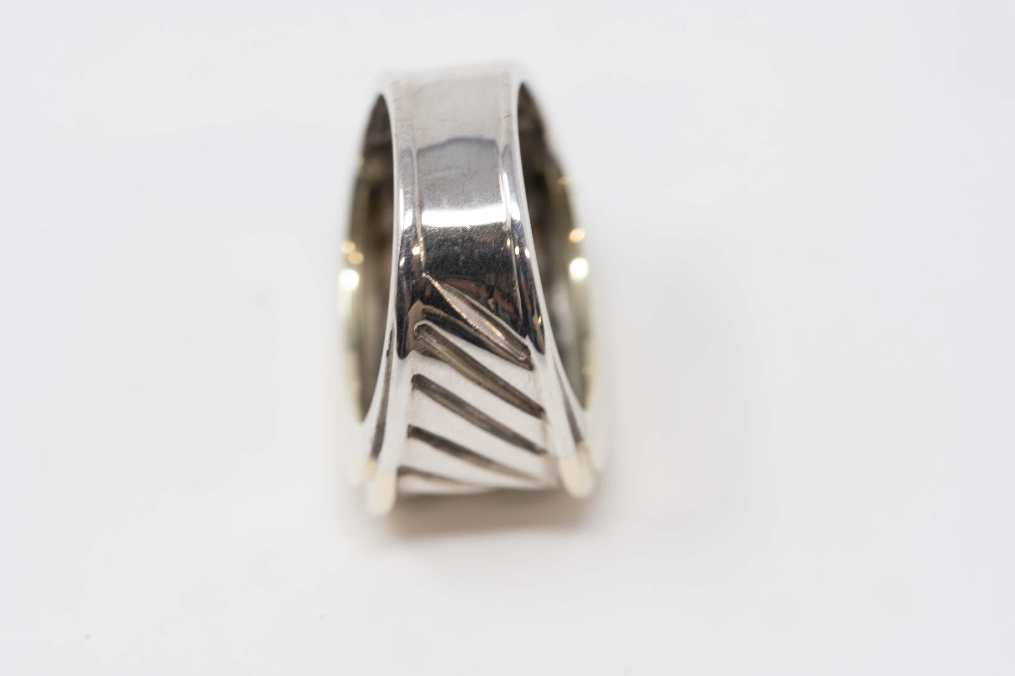 David Yurman 14k Gold & Silver Cigar Band Ring In Good Condition For Sale In Montreal, QC