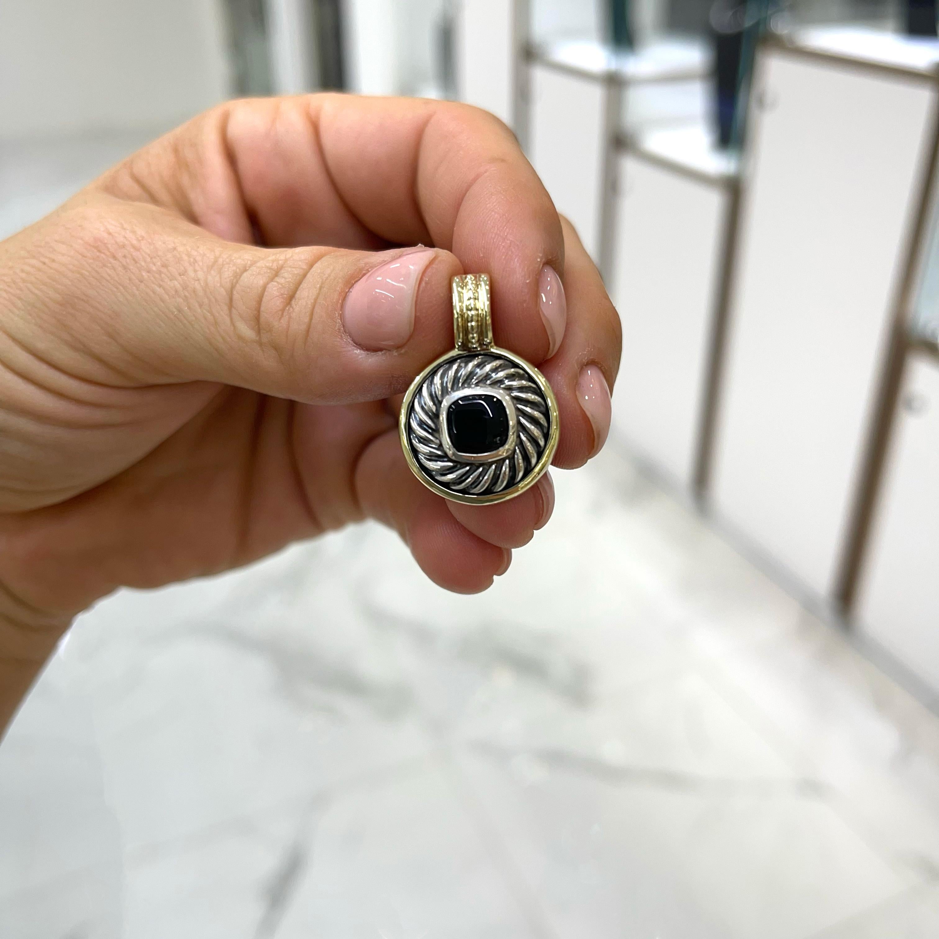 David Yurman 14K Yellow Gold & 925 Sterling Silver Retired Onyx Pendant In Excellent Condition For Sale In Houston, TX
