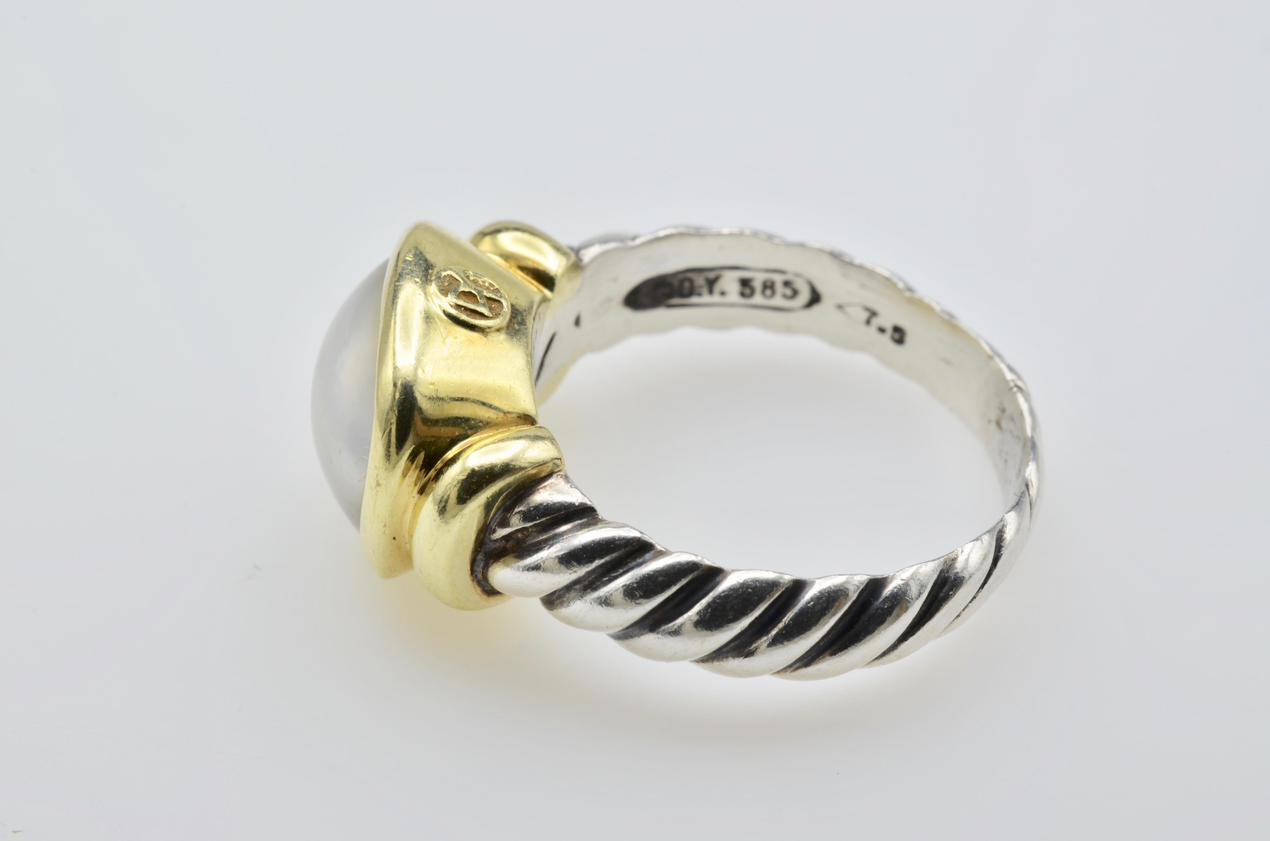 Women's or Men's David Yurman 18 Karat Gold, Silver and Pearl Ring