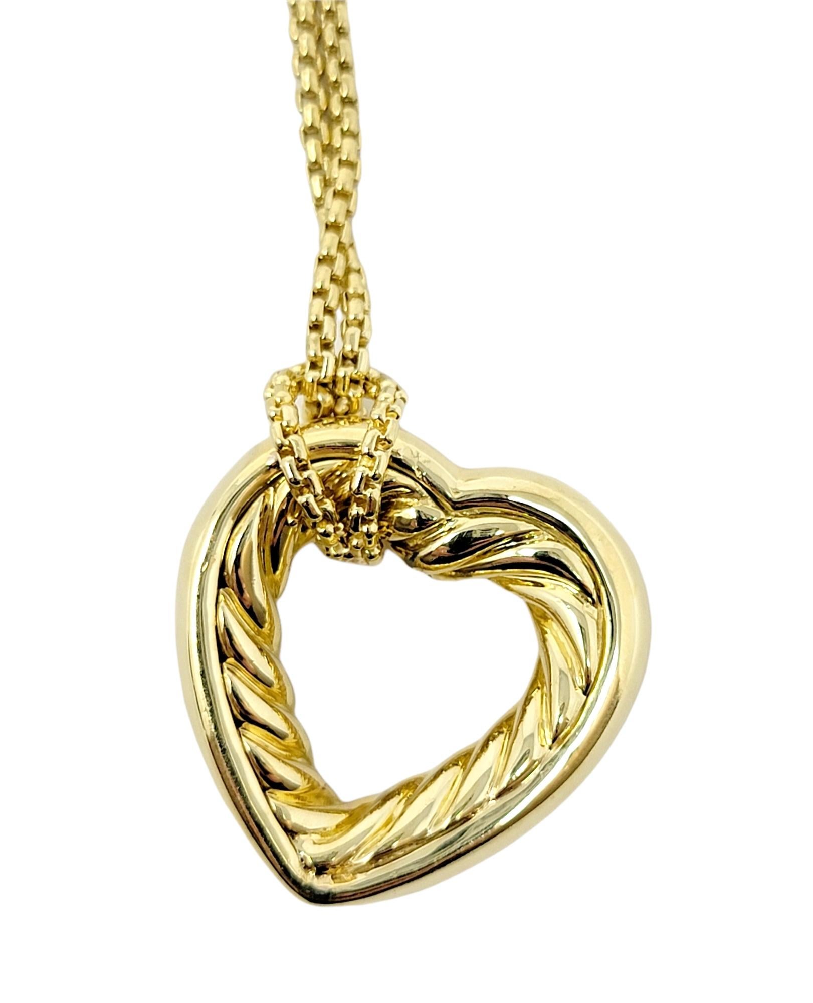 Contemporain David Yurman, collier à pendentif en or jaune 18 carats avec chaîne boîte en forme de cœur ouvert en vente